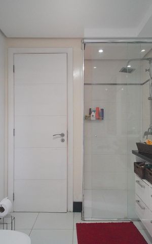 Casa à venda com 350m², 5 quartos e 3 vagasBanheiro da Suíte 1