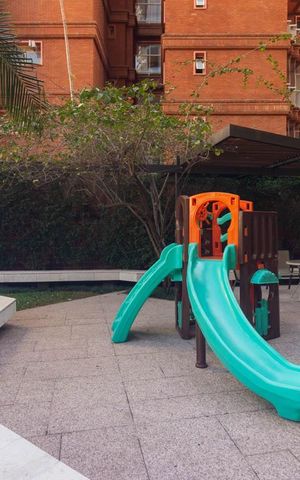 Apartamento para alugar com 260m², 3 quartos e 4 vagasÁrea comum - Playground