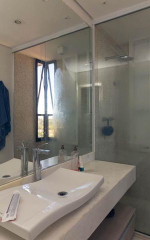 Apartamento para alugar com 260m², 3 quartos e 4 vagasBanheiro da Suíte 1