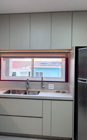 Casa à venda com 334m², 6 quartos e 9 vagas Casa à venda com 334m², 6 quartos e 9 vagasCozinha