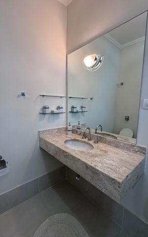 Casa à venda com 334m², 6 quartos e 9 vagas Casa à venda com 334m², 6 quartos e 9 vagasBanheiro da Suíte 2