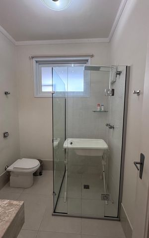 Casa à venda com 334m², 6 quartos e 9 vagas Casa à venda com 334m², 6 quartos e 9 vagasBanheiro