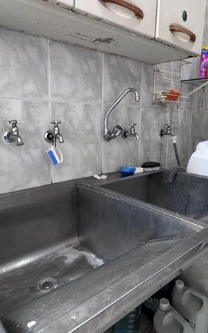 Casa à venda com 334m², 6 quartos e 9 vagas Casa à venda com 334m², 6 quartos e 9 vagasÁrea de Serviço
