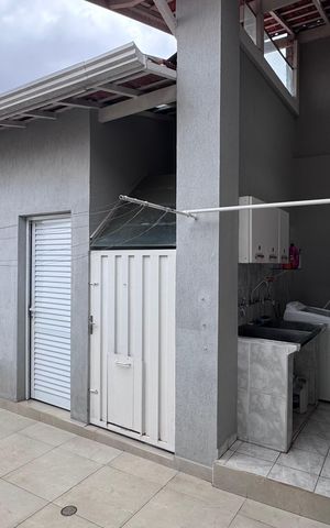 Casa à venda com 334m², 6 quartos e 9 vagas Casa à venda com 334m², 6 quartos e 9 vagasÁrea de Serviço