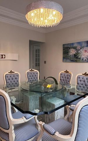 Casa à venda com 334m², 6 quartos e 9 vagas Casa à venda com 334m², 6 quartos e 9 vagasSala de Jantar