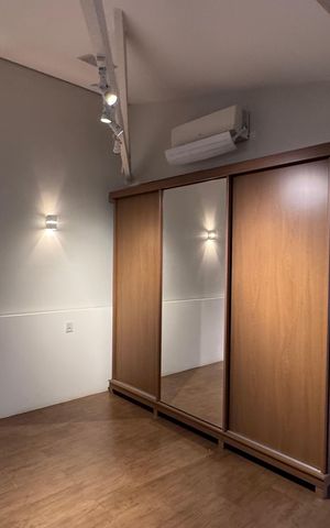 Casa à venda com 334m², 6 quartos e 9 vagas Casa à venda com 334m², 6 quartos e 9 vagasQuarto 1 - Fundos