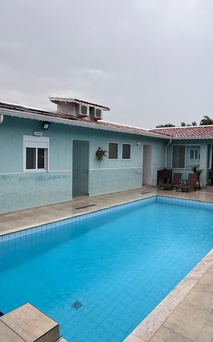 Casa à venda com 334m², 6 quartos e 9 vagas Casa à venda com 334m², 6 quartos e 9 vagasÁrea comum