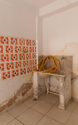 Casa à venda com 200m², 5 quartos e 2 vagas Casa à venda com 200m², 5 quartos e 2 vagasÁrea de Serviço
