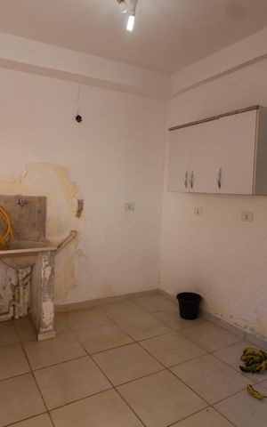 Casa à venda com 200m², 5 quartos e 2 vagas Casa à venda com 200m², 5 quartos e 2 vagasÁrea de Serviço