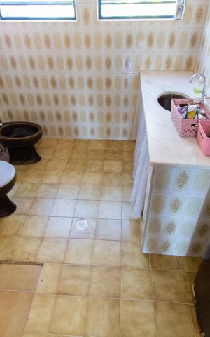 Casa à venda com 200m², 5 quartos e 2 vagas Casa à venda com 200m², 5 quartos e 2 vagasBanheiro da Suíte 2