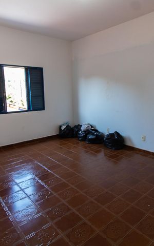 Casa à venda com 200m², 5 quartos e 2 vagas Casa à venda com 200m², 5 quartos e 2 vagasSuíte 2