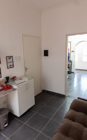 Casa à venda com 200m², 5 quartos e 2 vagas Casa à venda com 200m², 5 quartos e 2 vagasQuarto 1