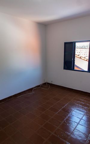 Casa à venda com 200m², 5 quartos e 2 vagas Casa à venda com 200m², 5 quartos e 2 vagasSuíte 2