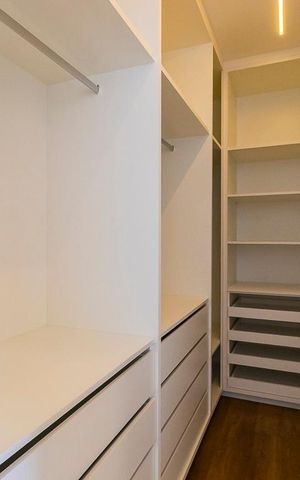 Casa de condomínio à venda com 138m², 3 quartos e 2 vagasSuíte 1