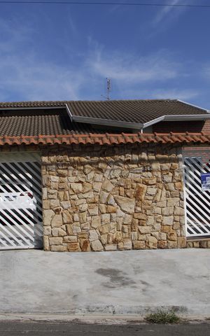 Casa para alugar com 120m², 2 quartos e 1 vagaFachada