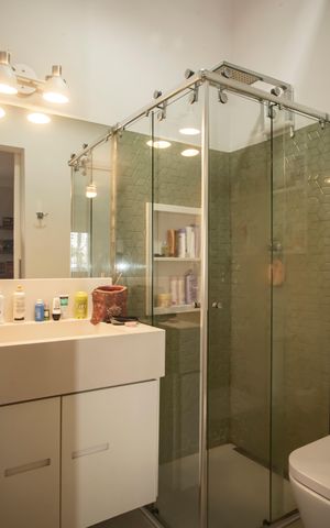 Casa à venda com 164m², 2 quartos e 2 vagasBanheiro da Suíte