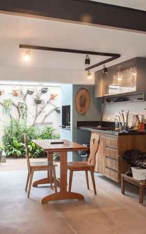 Casa à venda com 164m², 2 quartos e 2 vagasEspaço gourmet/Garagem