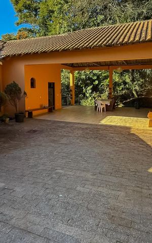 Casa de condomínio à venda com 230m², 3 quartos e 3 vagas Casa de condomínio à venda com 230m², 3 quartos e 3 vagasÁrea externa