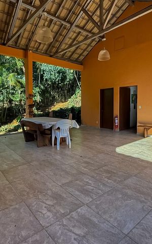 Casa de condomínio à venda com 230m², 3 quartos e 3 vagas Casa de condomínio à venda com 230m², 3 quartos e 3 vagasÁrea externa