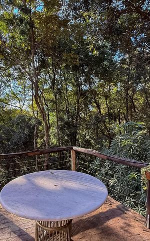 Casa de condomínio à venda com 230m², 3 quartos e 3 vagas Casa de condomínio à venda com 230m², 3 quartos e 3 vagasÁrea externa