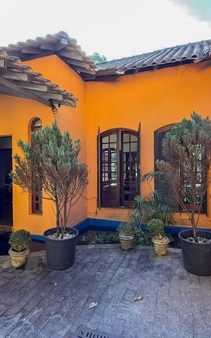 Casa de condomínio à venda com 230m², 3 quartos e 3 vagas Casa de condomínio à venda com 230m², 3 quartos e 3 vagasÁrea externa
