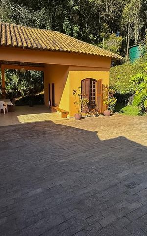 Casa de condomínio à venda com 230m², 3 quartos e 3 vagas Casa de condomínio à venda com 230m², 3 quartos e 3 vagasÁrea externa