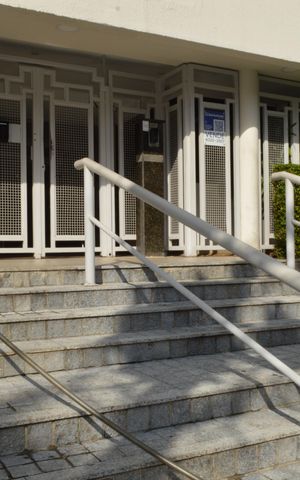 Apartamento à venda com 83m², 2 quartos e 1 vagaFachada + plaquinha
