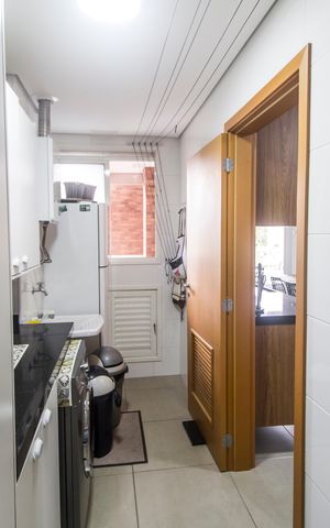 Apartamento à venda com 136m², 3 quartos e 2 vagas Apartamento à venda com 136m², 3 quartos e 2 vagasÁrea de Serviço