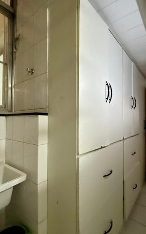 Apartamento à venda com 280m², 4 quartos e 2 vagas Apartamento à venda com 280m², 4 quartos e 2 vagasÁrea de serviço