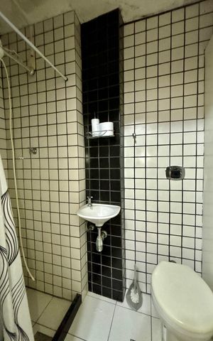 Apartamento à venda com 280m², 4 quartos e 2 vagas Apartamento à venda com 280m², 4 quartos e 2 vagasBanheiro de Serviço