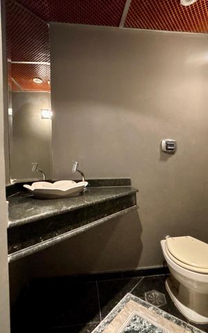 Apartamento à venda com 280m², 4 quartos e 2 vagas Apartamento à venda com 280m², 4 quartos e 2 vagasLavabo