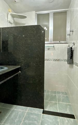 Apartamento à venda com 280m², 4 quartos e 2 vagas Apartamento à venda com 280m², 4 quartos e 2 vagasBanheiro social 1