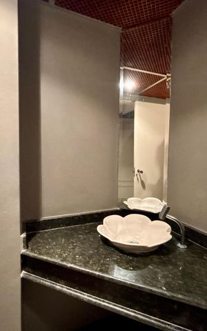 Apartamento à venda com 280m², 4 quartos e 2 vagas Apartamento à venda com 280m², 4 quartos e 2 vagasLavabo