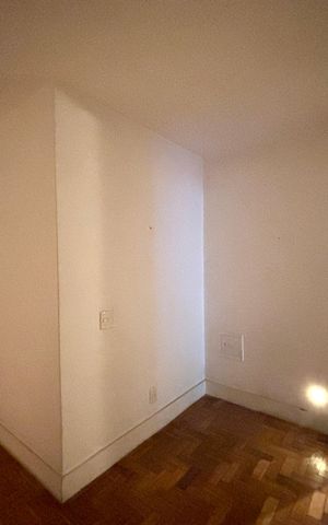 Apartamento à venda com 280m², 4 quartos e 2 vagas Apartamento à venda com 280m², 4 quartos e 2 vagasCorredores