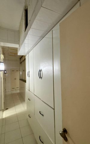Apartamento à venda com 280m², 4 quartos e 2 vagas Apartamento à venda com 280m², 4 quartos e 2 vagasÁrea de serviço