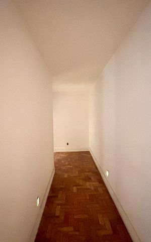 Apartamento à venda com 280m², 4 quartos e 2 vagas Apartamento à venda com 280m², 4 quartos e 2 vagasCorredores
