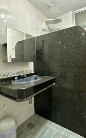 Apartamento à venda com 280m², 4 quartos e 2 vagas Apartamento à venda com 280m², 4 quartos e 2 vagasBanheiro social 1