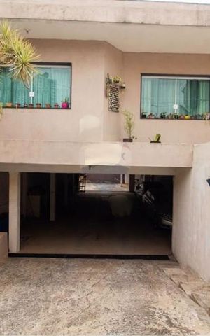 Casa à venda com 282m², 3 quartos e 10 vagas