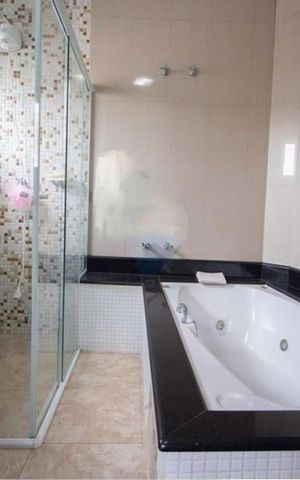 Casa à venda com 282m², 3 quartos e 10 vagas