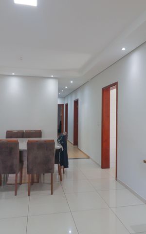 Casa à venda com 225m², 3 quartos e 6 vagas Casa à venda com 225m², 3 quartos e 6 vagasSala