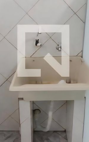 Casa à venda com 198m², 4 quartos e 3 vagas Casa à venda com 198m², 4 quartos e 3 vagasÁrea de Serviço - Casa 2