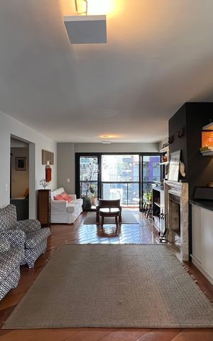 Apartamento à venda com 195m², 3 quartos e 4 vagas Apartamento à venda com 195m², 3 quartos e 4 vagasSala