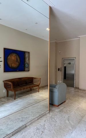 Apartamento à venda com 195m², 3 quartos e 4 vagas Apartamento à venda com 195m², 3 quartos e 4 vagasHall de entrada