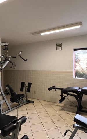 Apartamento à venda com 195m², 3 quartos e 4 vagas Apartamento à venda com 195m², 3 quartos e 4 vagasAcademia