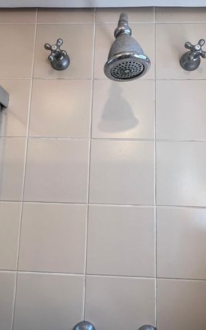 Apartamento à venda com 195m², 3 quartos e 4 vagas Apartamento à venda com 195m², 3 quartos e 4 vagasBanheiro da Suíte 2