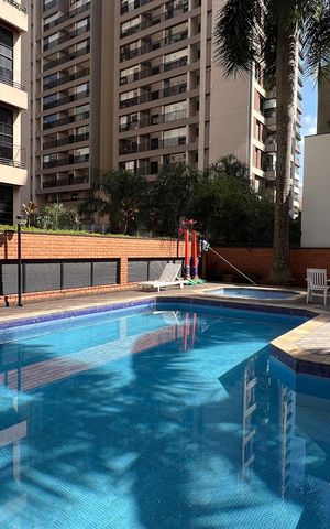 Apartamento à venda com 195m², 3 quartos e 4 vagas Apartamento à venda com 195m², 3 quartos e 4 vagasPiscina