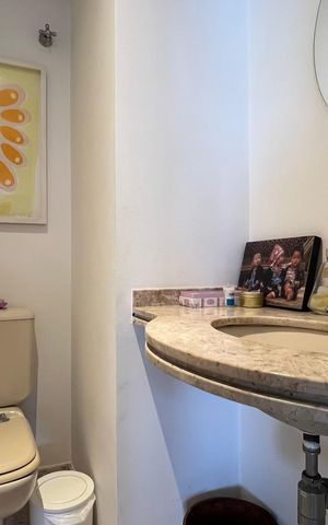 Apartamento à venda com 195m², 3 quartos e 4 vagas Apartamento à venda com 195m², 3 quartos e 4 vagasLavabo