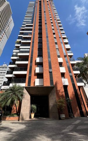Apartamento à venda com 195m², 3 quartos e 4 vagas Apartamento à venda com 195m², 3 quartos e 4 vagasFachada