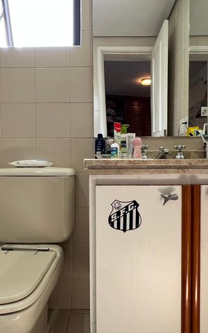 Apartamento à venda com 195m², 3 quartos e 4 vagas Apartamento à venda com 195m², 3 quartos e 4 vagasBanheiro da Suíte 1