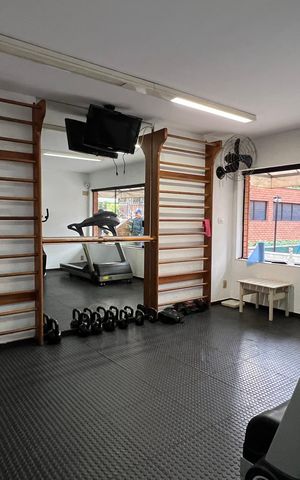 Apartamento à venda com 195m², 3 quartos e 4 vagas Apartamento à venda com 195m², 3 quartos e 4 vagasAcademia